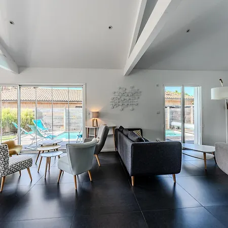 La Sirelis Piscine Et 別荘 *