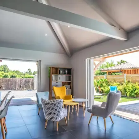 Holiday home La Sirelis Piscine Et *