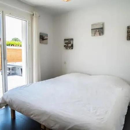Holiday home La Sirelis Piscine Et *