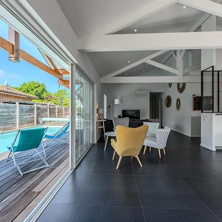 La Sirelis Piscine Et Ferienhaus *