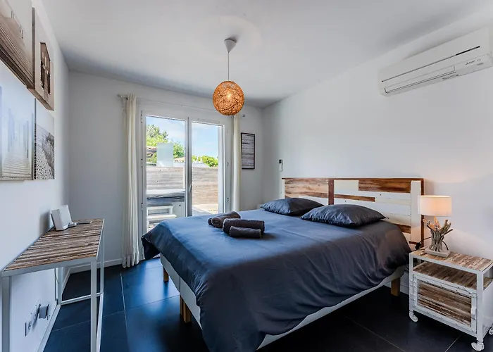 La Sirelis Piscine Et Nyaraló