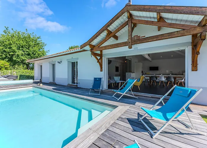 La Sirelis Piscine Et Hébergement de vacances *